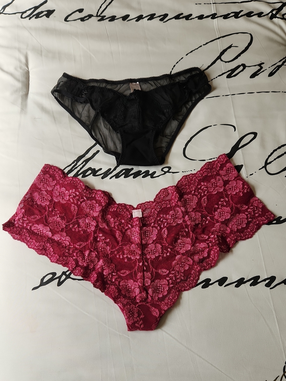 VICTORIA'S SECRET Panties 2 Pair Of Underwear Hipster & Bikini Size M